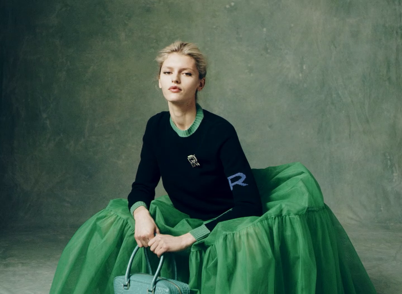 Fall/Winter 2021/2022 - Rochas Official Website Fall/Winter 2021/2022 - Rochas Official Website